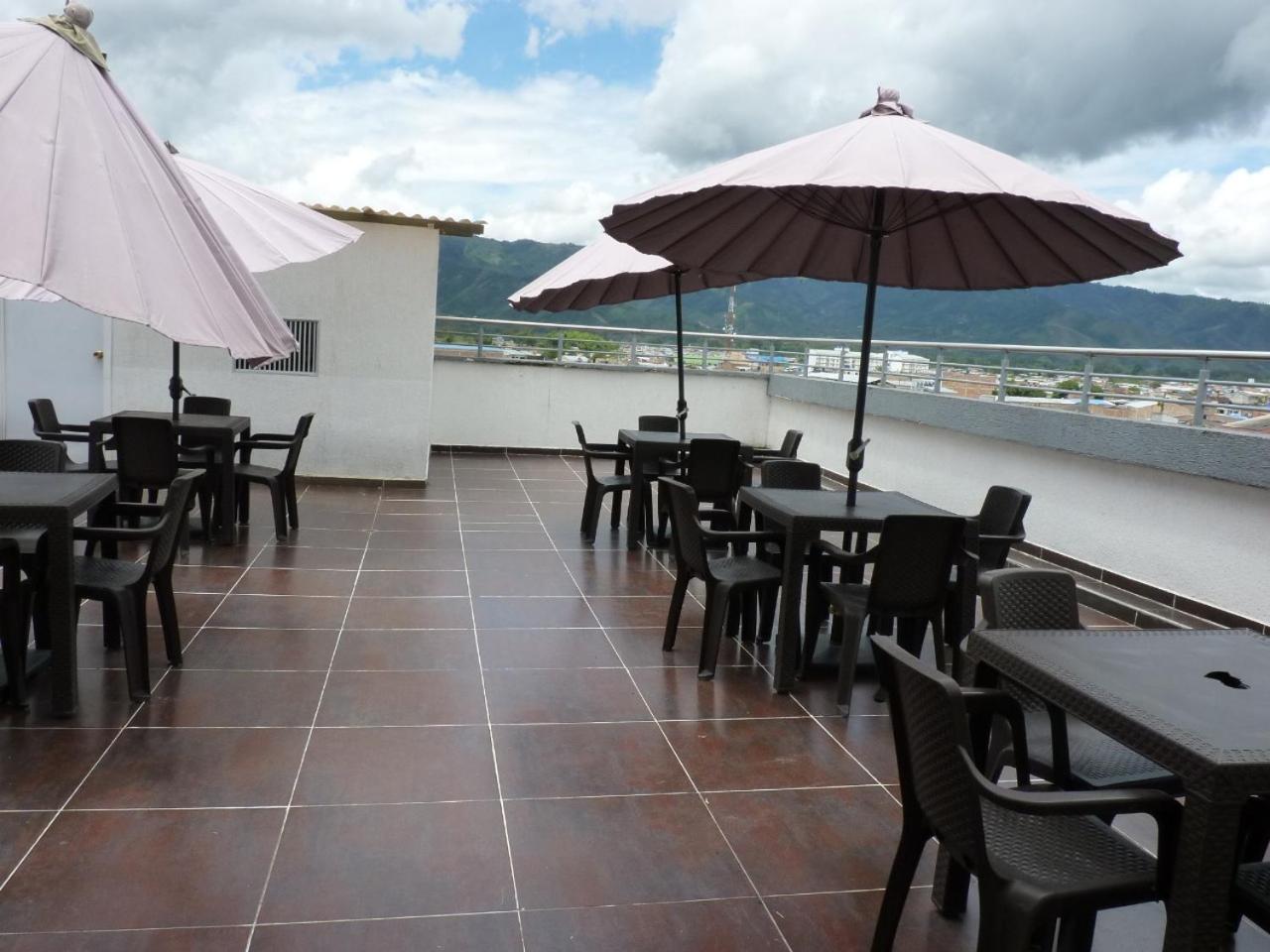 Hotel Escorial Pitalito Extérieur photo