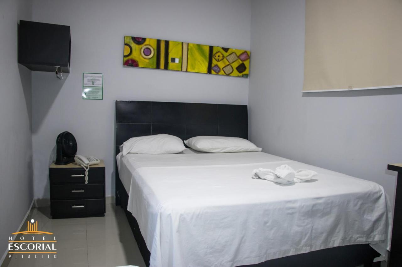 Hotel Escorial Pitalito Extérieur photo